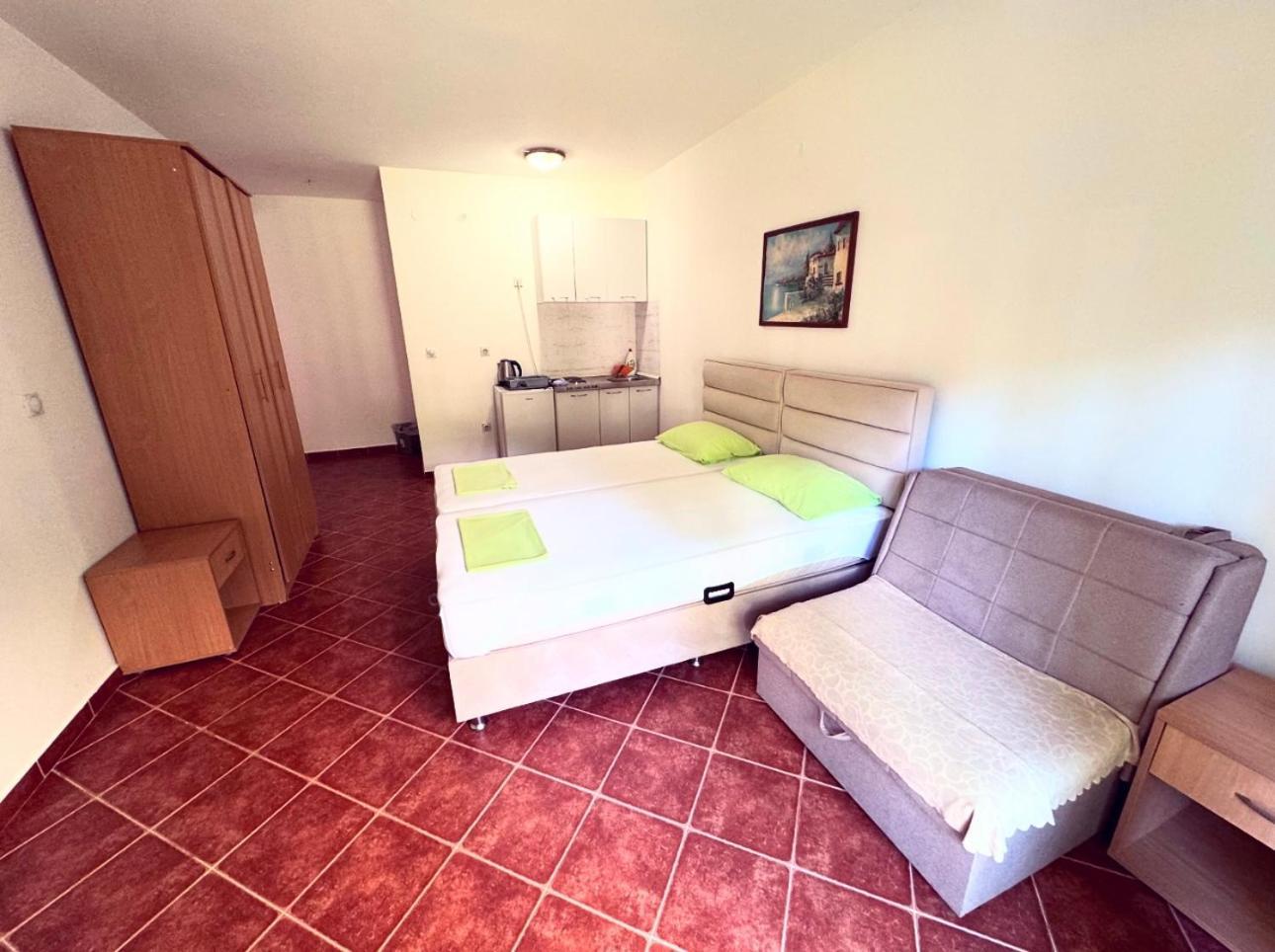 Guesthouse Mb Knezevic Budva Eksteriør bilde